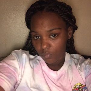 Meet your Posher, Pariss